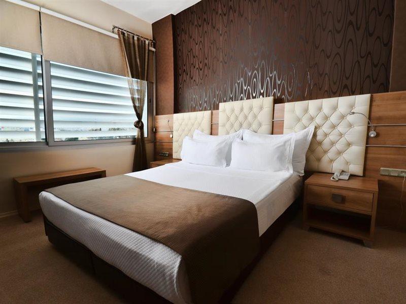 Otel Orty Airport 4*